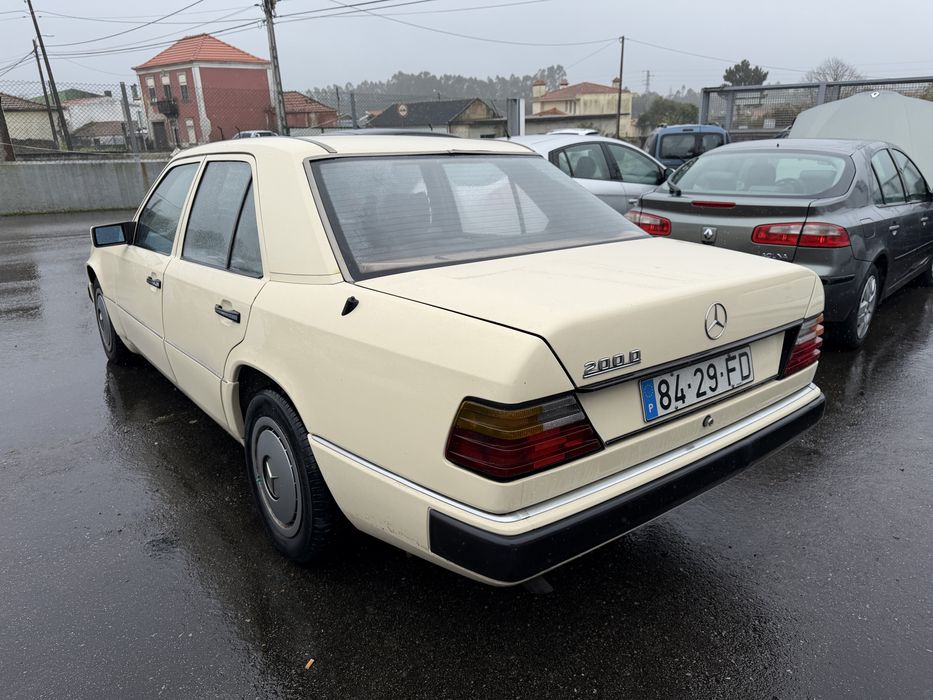 Mercedes 200D - 90