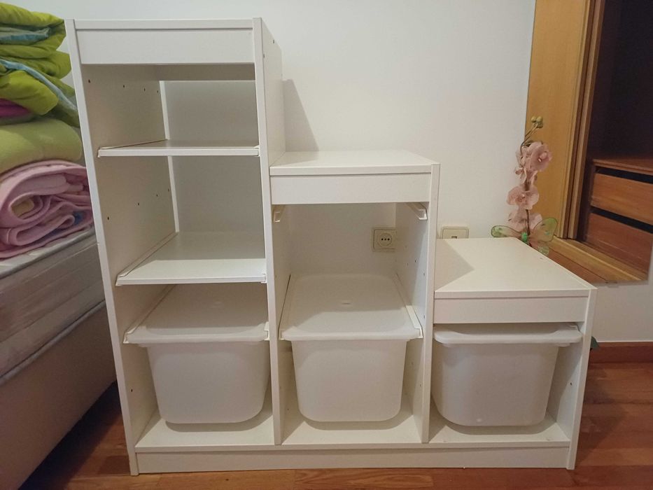 Estante trofast Ikea quarto/escritório