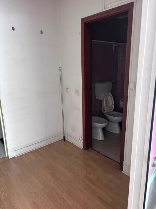 Loja centro coimbra c/armazém e garagem