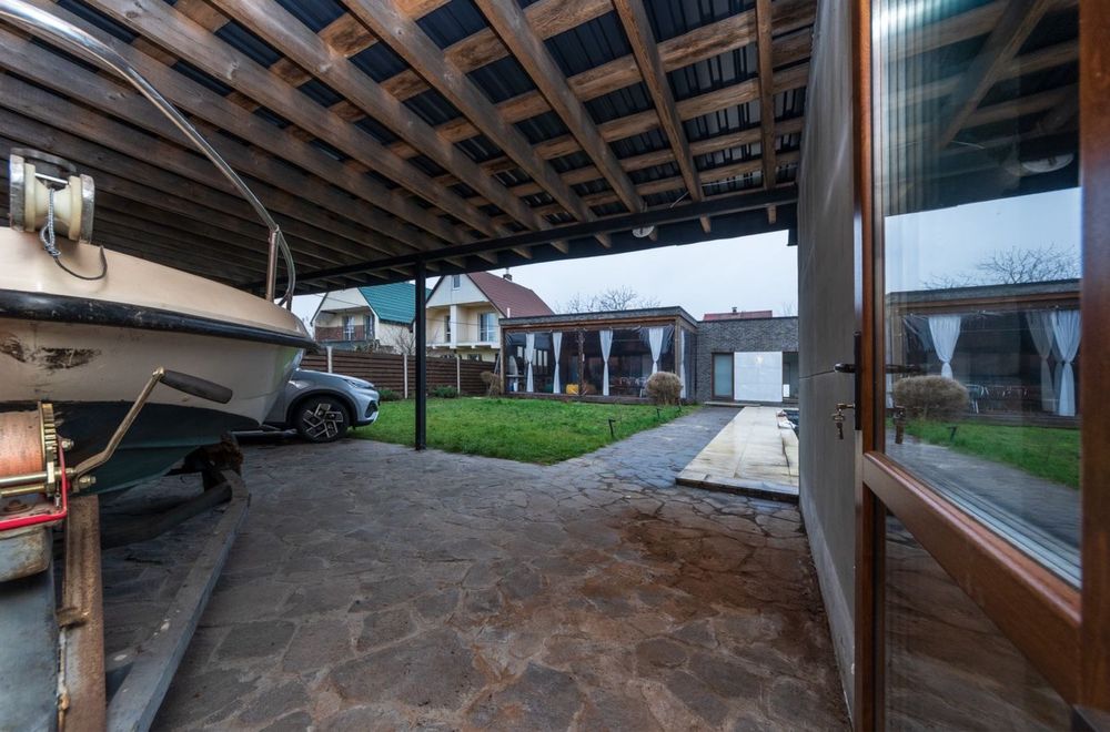 Подобова оренда будинок біля м. Лівобережна 149кв.м Є світло