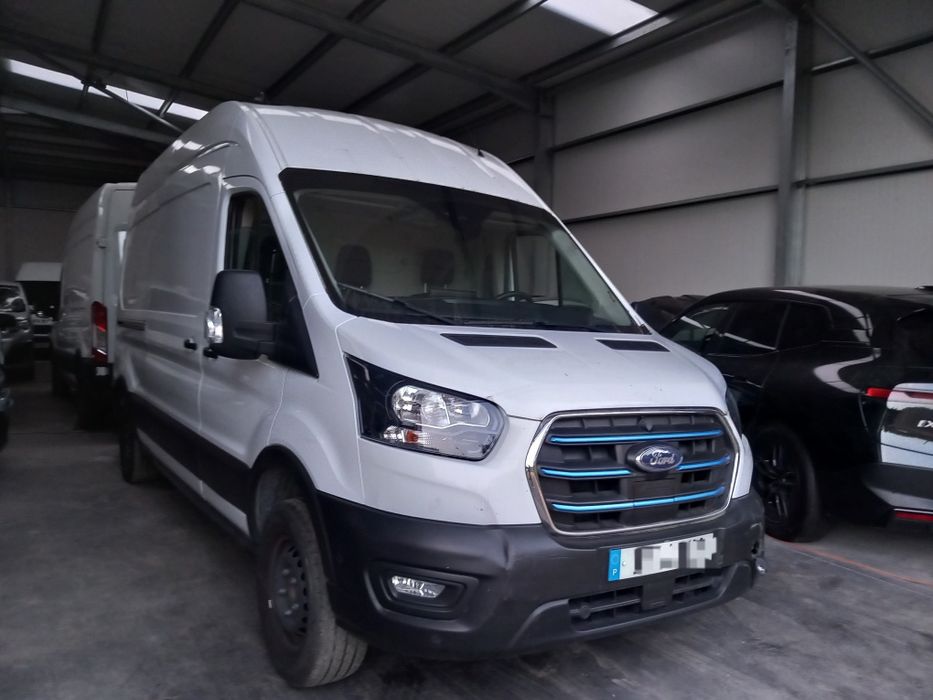 Ford e-Transit elétrica 2024