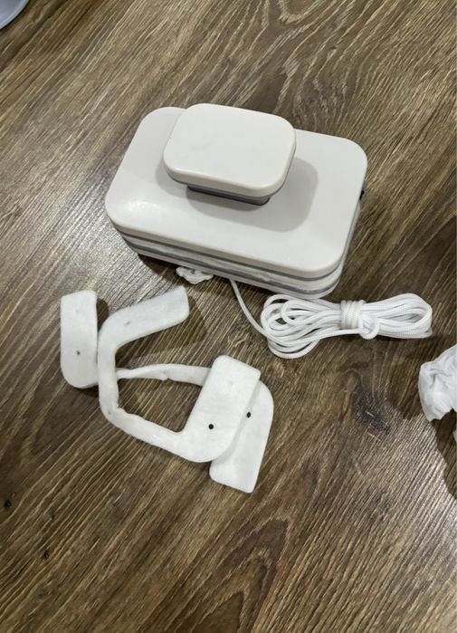 Магнітна щітка для вікон