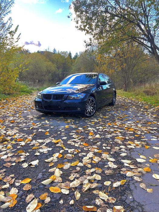 BMW E90 320i zadbane