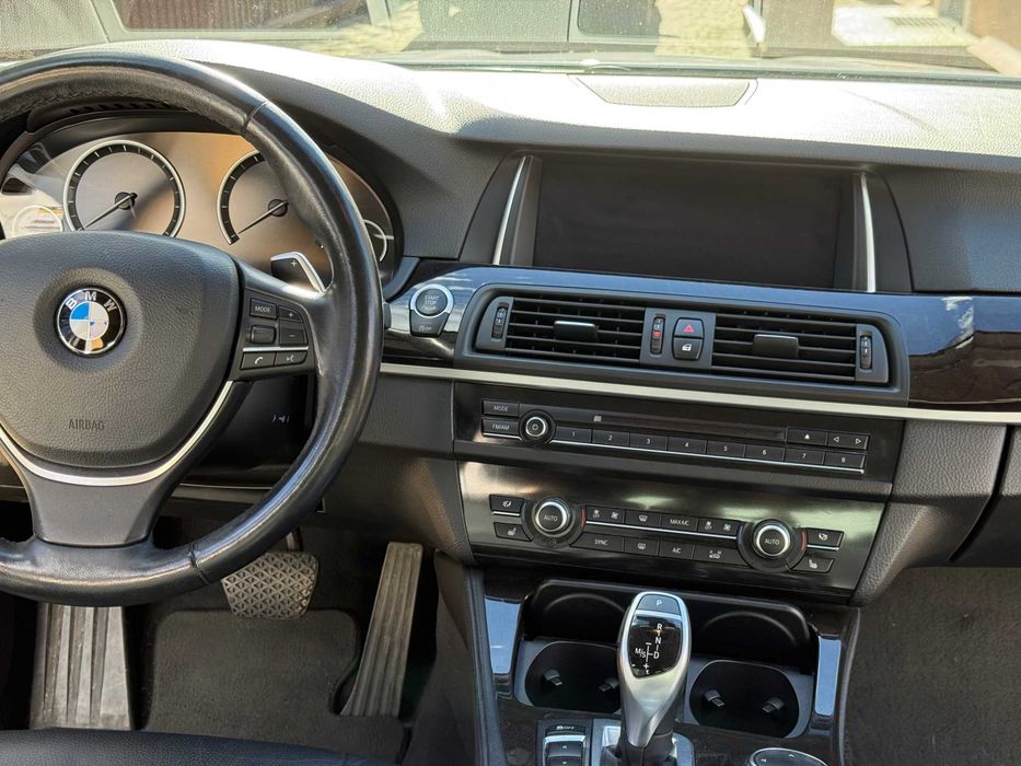 BMW F10 528i xDrive 2016