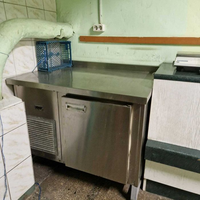 Холодильний стіл холодильний стол компресор не працює