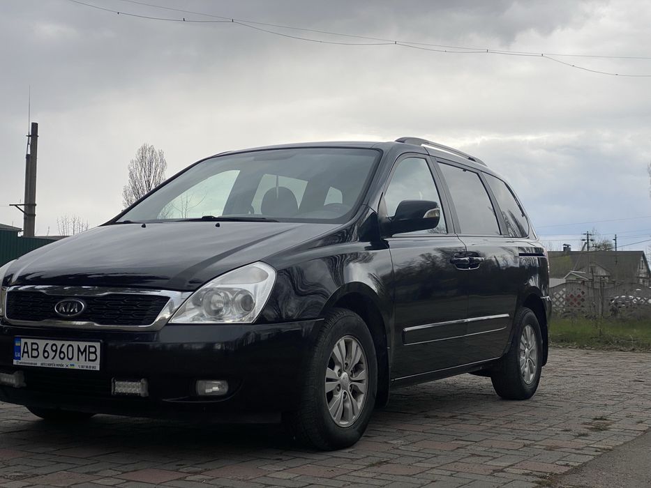 KIA Carnival 2012