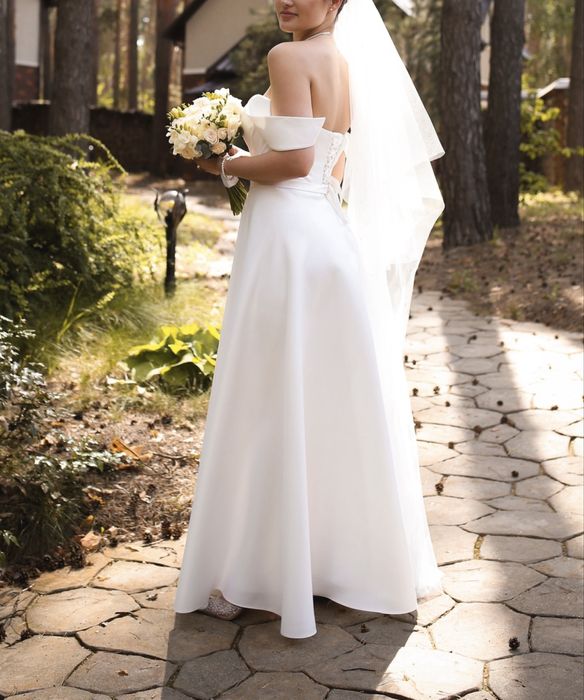 Продам весільну сукню