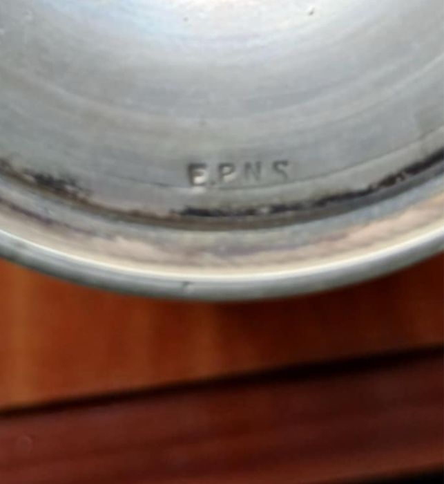 Antigo cálice de eucarístia em prata