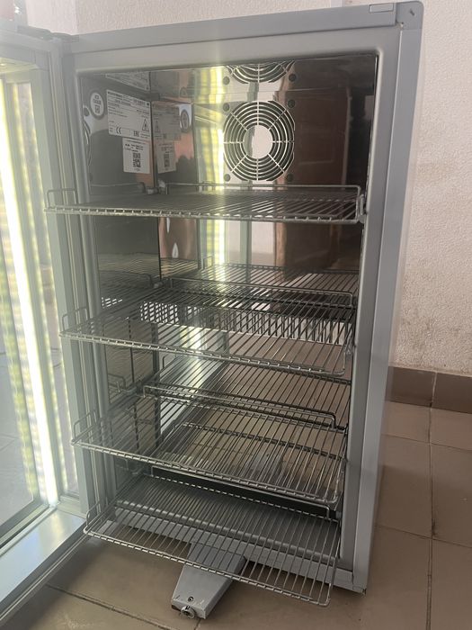 Холодильна Вітрина Вертикальна Настільна для Напоїв