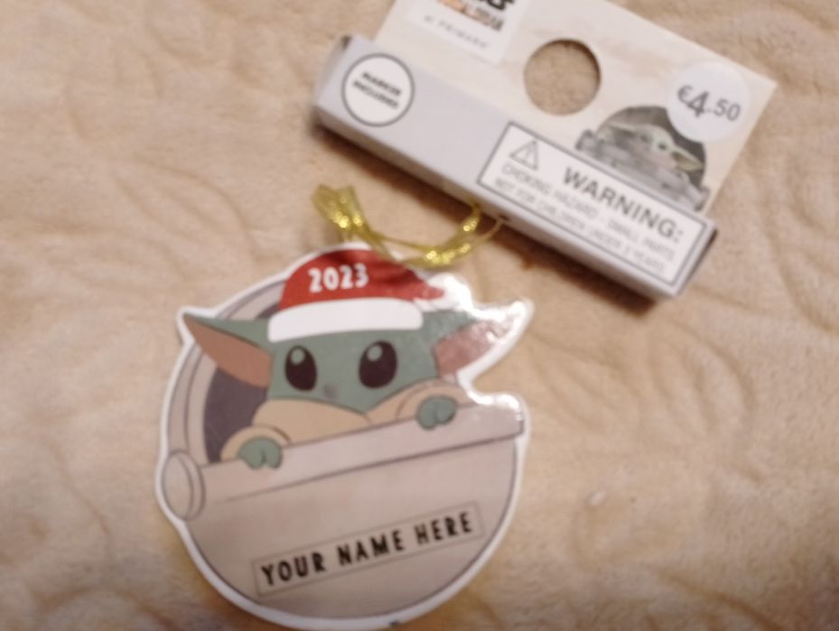 Лоти іграшок на ялинку