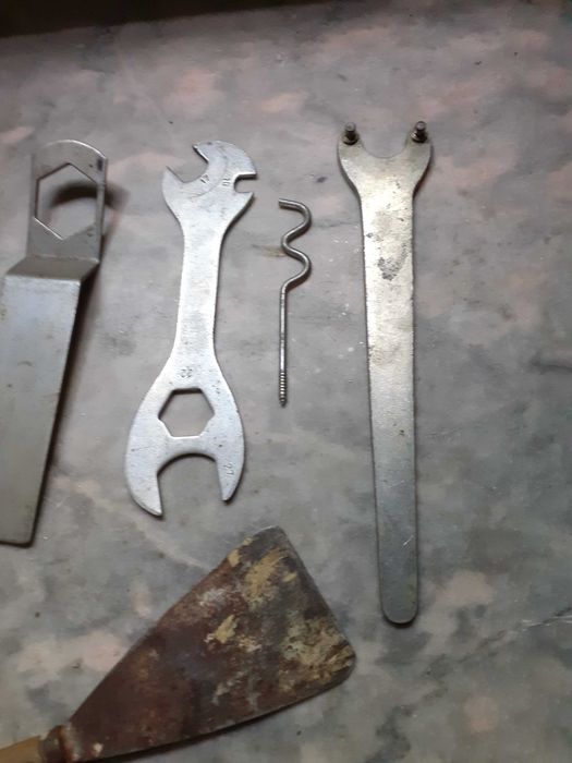 Various tools435477210748037122