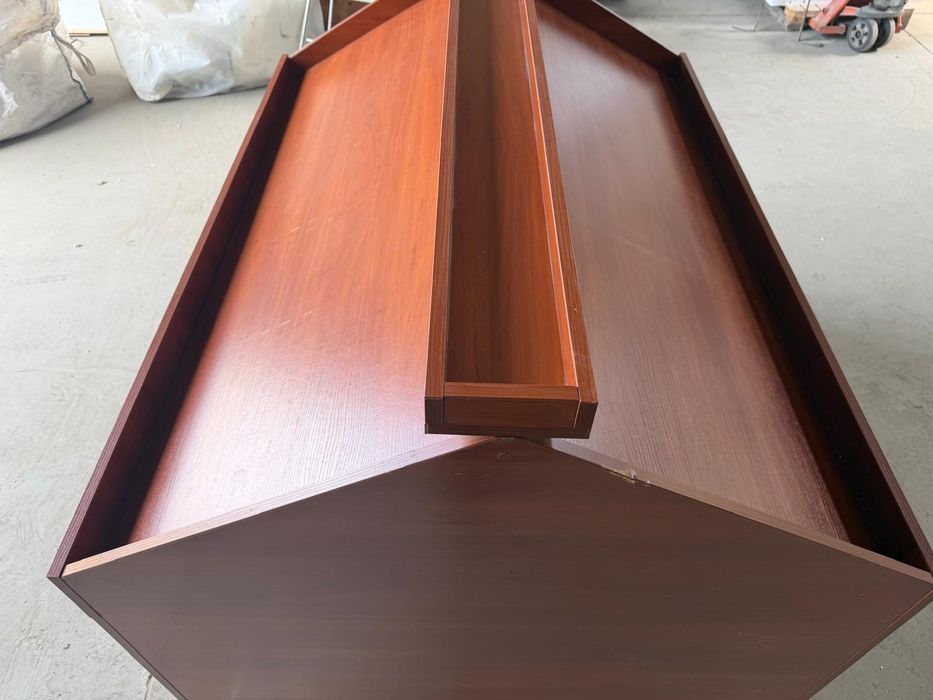 Regał sklepowy na owoce i warzywa