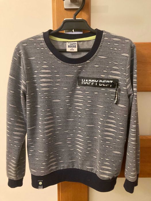 Sprzedam sweter chłopięcy – elegancki i ciepły