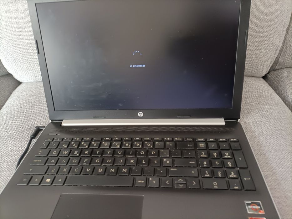 Portátil HP 15-DB1030NP cinzento a funcionar em perfeitas condições