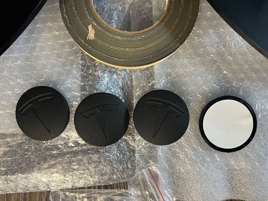 Ковпак на Tesla model Y r19