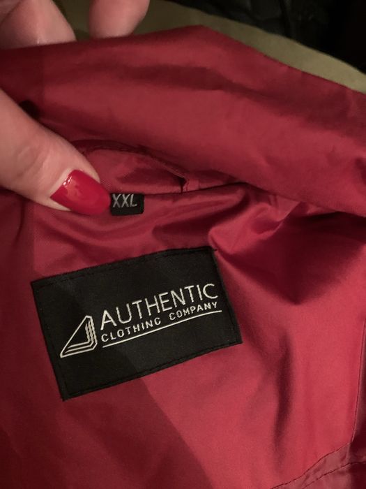 Жилет теплий червоного кольлору з карманами