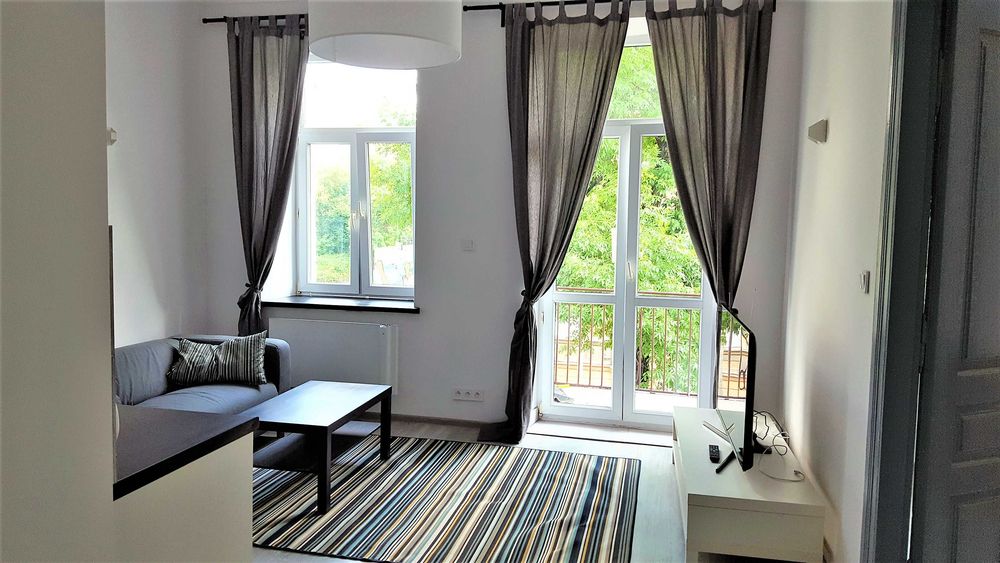 2 pokoje w centrum z balkonem