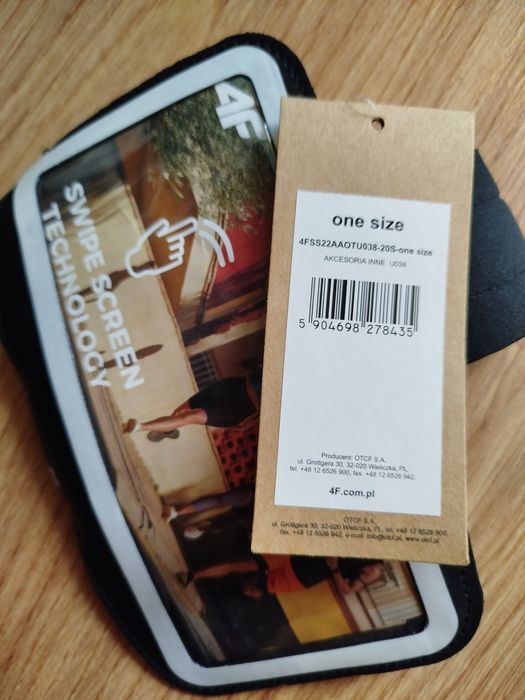 Sprzedam etui na telefon nakładane na ramię.