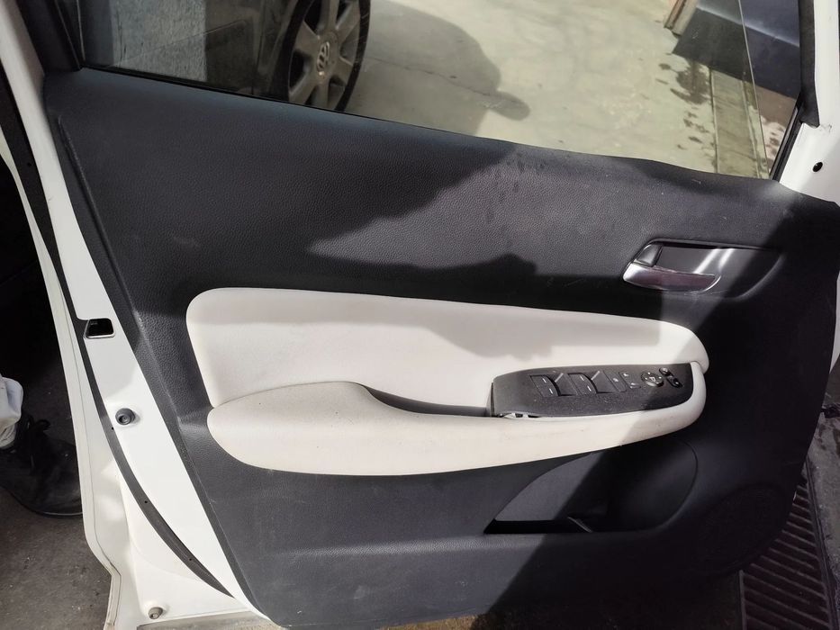 Honda Jazz V - PORTA FRENTE ESQUERDA - PF666