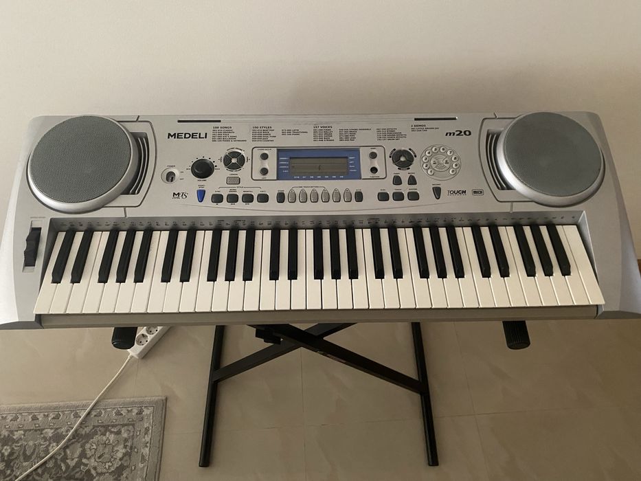 Piano Medeli m20
