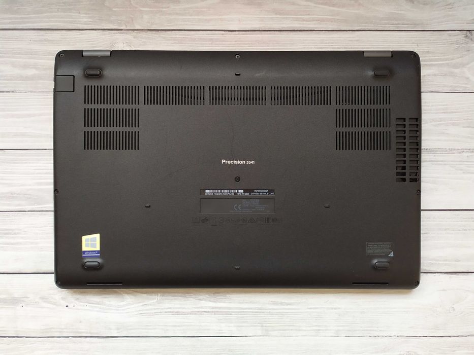 Dell Precision 3541 FHD IPS i7-9850H/16GB DDR4/512GB/NVIDIA P620 4GB