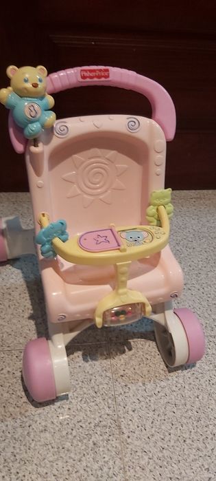 Andarilho e carrinho  de boneca.