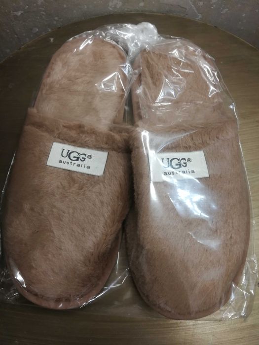 UGG kapcie beżowe futerko r39