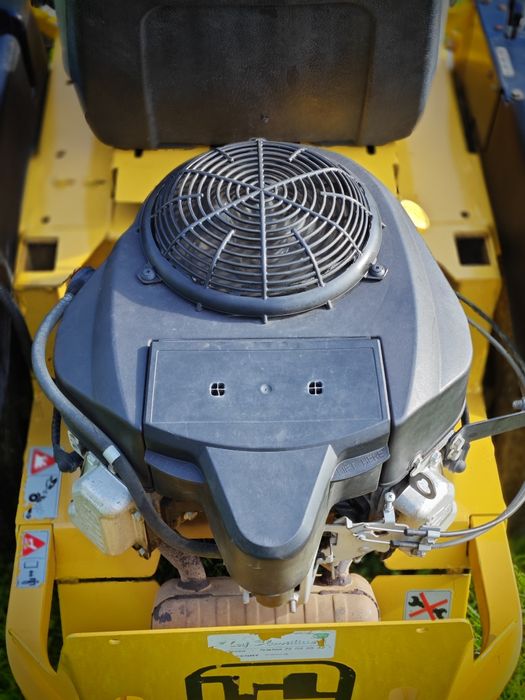 Садовий трактор газонокосарка Rider Zero Turn Hustler Sport