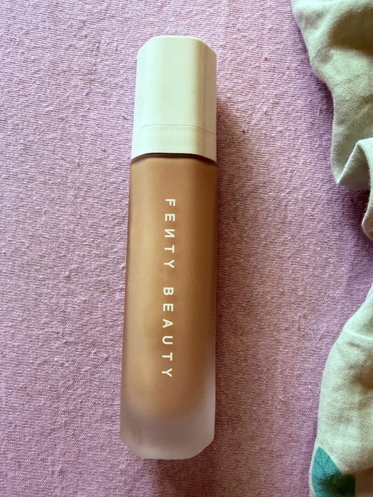 Podklad fenty beauty roswietlajacy 235 cena ostateczna