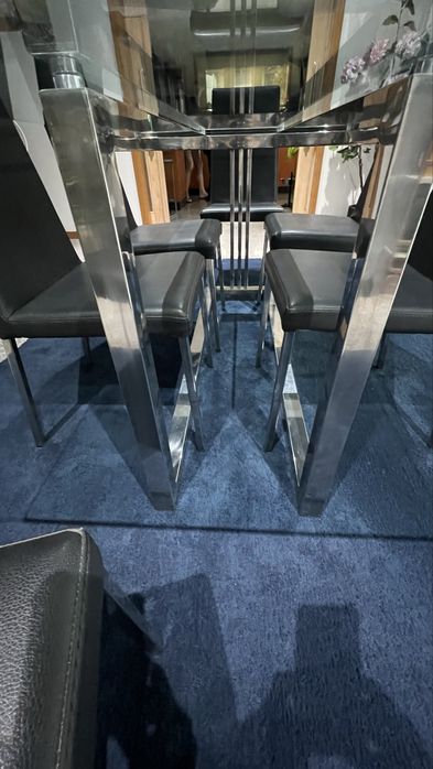 Mesa de jantar mais 6 cadeiras