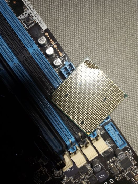 Материнская плата Asus M5A97 R2. ЕVO  (AM3+

Материнская плата