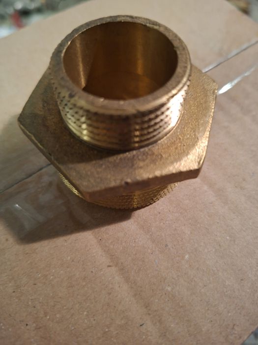 Nypel mosiężny redukcyjny 2''x1