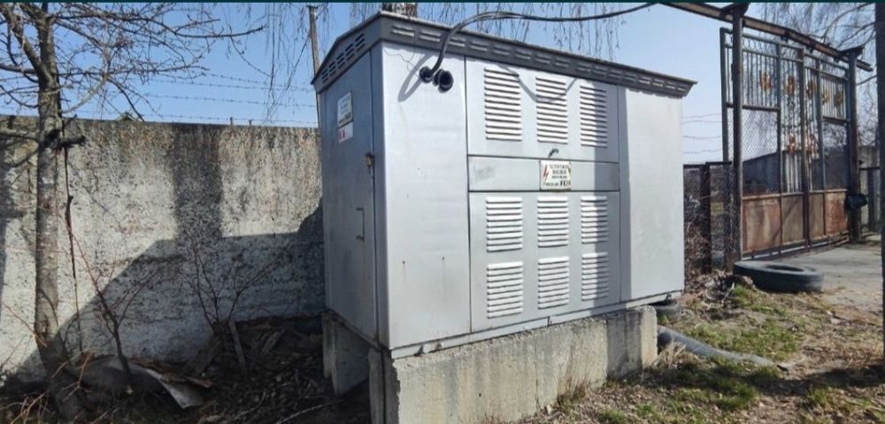 Продам складське приміщення с.Березівка ,500 м, 23 сотки  землі