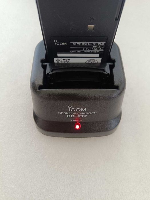 Аккумулятор литиевый для рации Icom, с зарядным устройством.