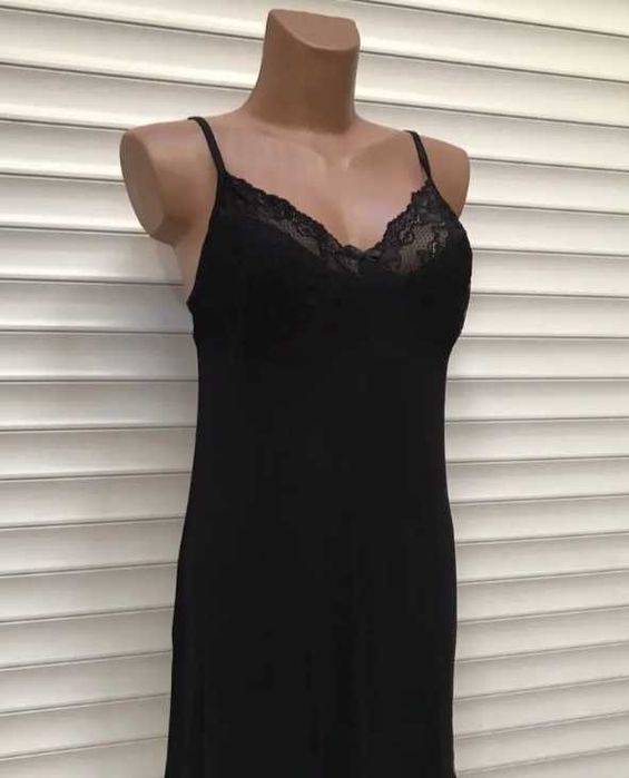 Жіноча нічна сорочка чорна