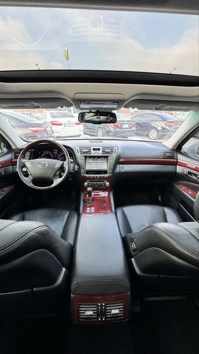 ОДИН ВЛАСНИК НЕФАРБОВАНИЙ Lexus Лексус LS 460 2010р 4,6 газ/бенз 8АКПП