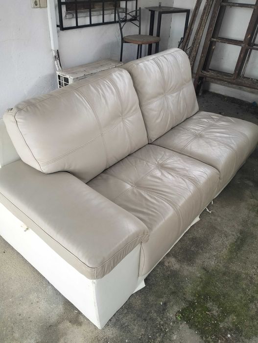 Sofá em Pele canto com sistema de som