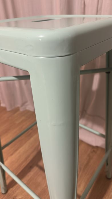 2 Bancos altos de ferro