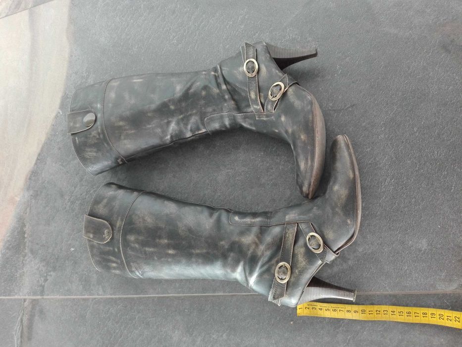 Botas em pele Tam 39
