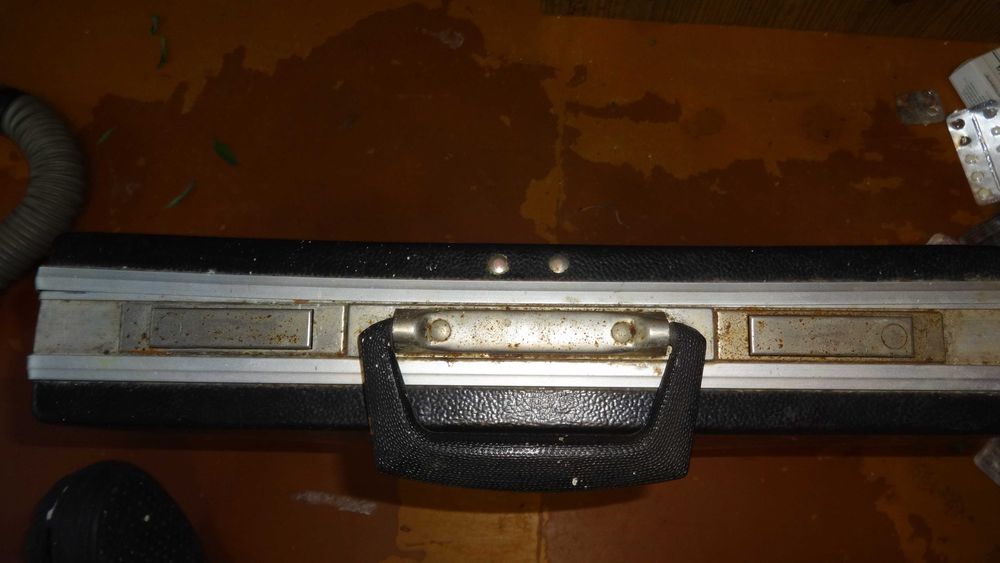 дипломат чемодан валіза