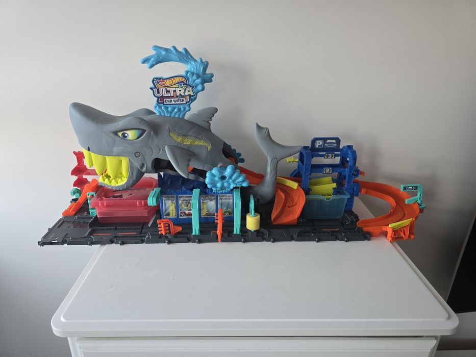 Zestaw Mattel Hot Wheels City Ultra Myjnia Samochodowa Rekina