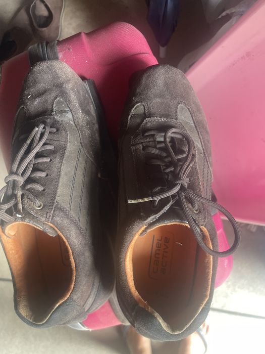 Bota de aço tamanho 42  ficou grande e tenis de bico de aço ficou pequeno trico poe bumero  40 ou se preferir vendo os outros tenis 10
