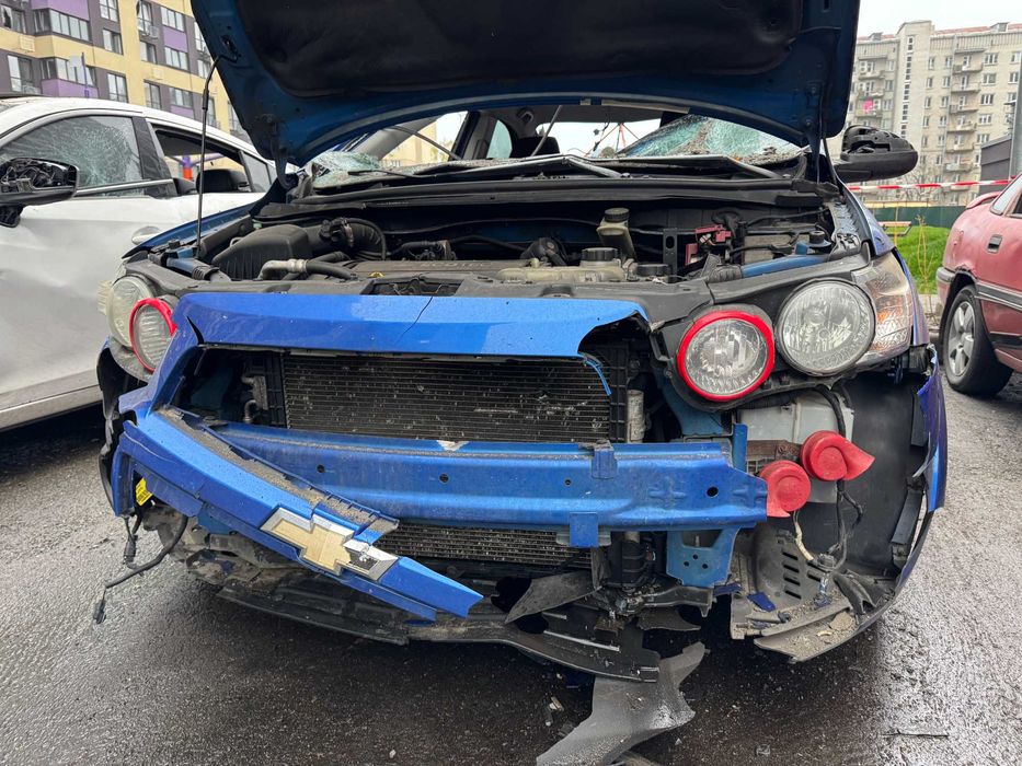 Chevrolet Aveo 2013 T300 LTZ Sonic 1.6 бензин механіка під відновлення