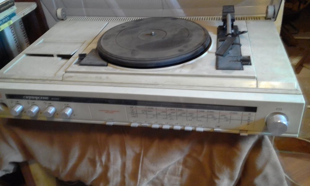 Радиола Каравела.