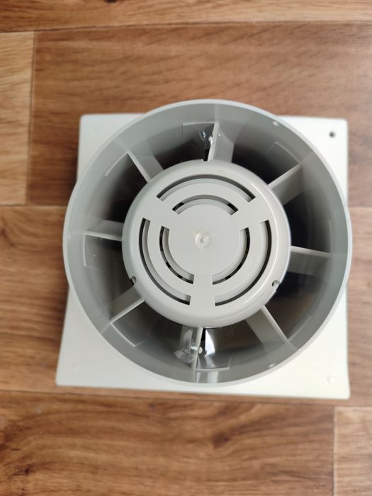 Вентилятор Квайт 125 Т (таймер) чорний,