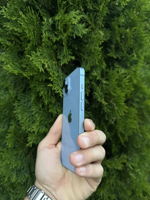 Практично ідеальний Iphone 14