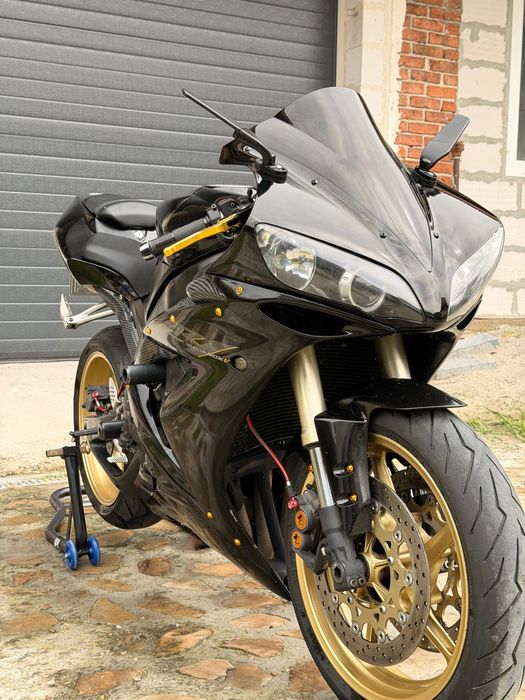Yamaha R1 rn12 2004r