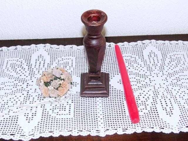 Castiçal em Madeira com Grinalda