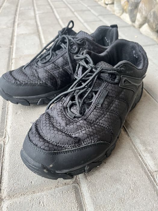 Чоловічі кросівки