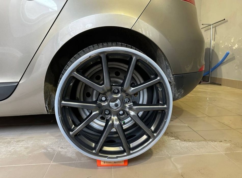 Диски поштучно R18 5/114,3 Оригінал Тесла 3